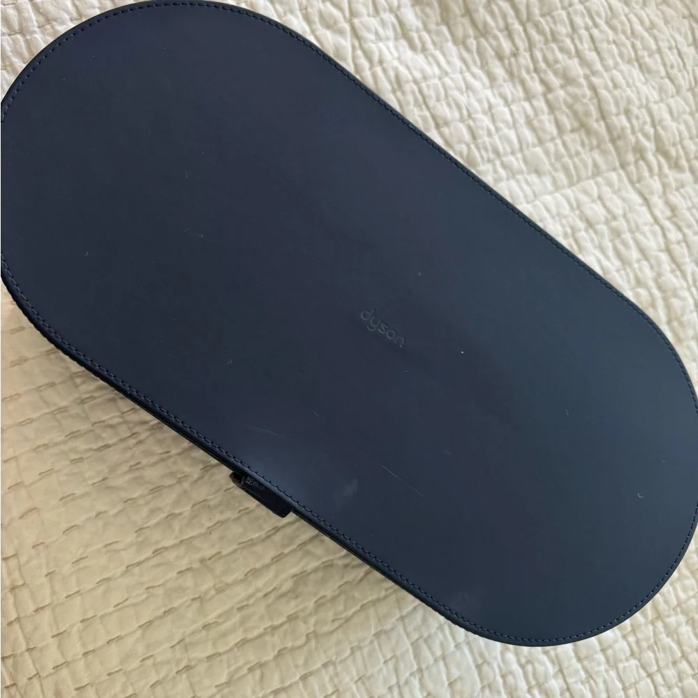 Dyson Hair Styling Kit in Navy and Copper - Picture 3 of 4